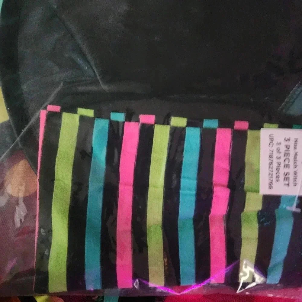 Mismatch witch costume new in packaging - Picture 7 of 9